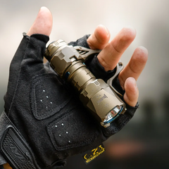 Wuben T4 - Tactical 850 Lümen/401m